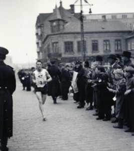 Erik Simonsen vinder Nørresundby Byløb 1937.