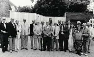 Frank Pedersen i mørk jakke til venstre lidt i baggrunden med Münchenholdet 1992.