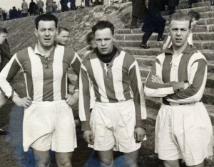 Fra venstre Graham Lockey, Orla Brixler Poulsen og Verner Hedegaard på AaBs anlæg 1936